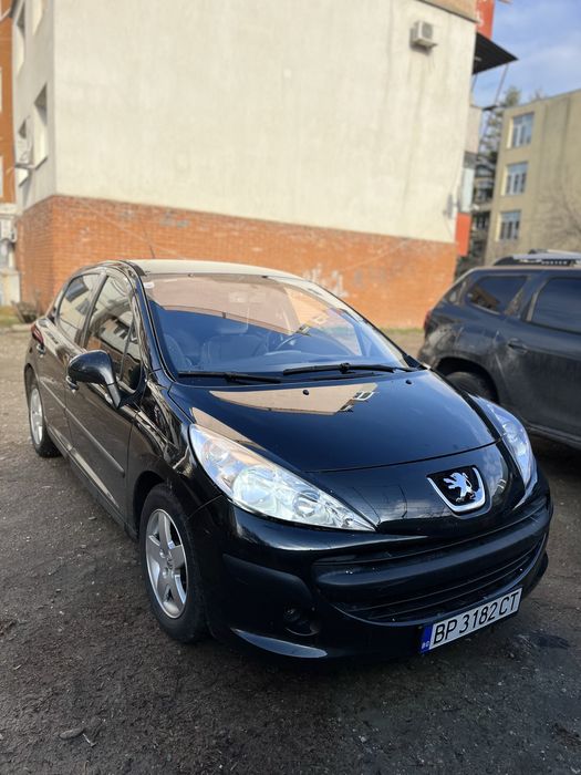 Пежо 207 1.4i 2006 год.