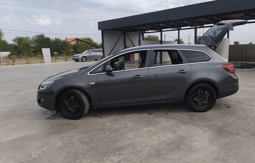 Se vinde Opel Astra j
