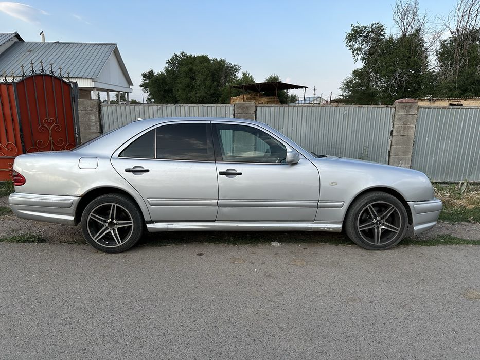 Mercedes-Benz E220 — в хорошем состоянии