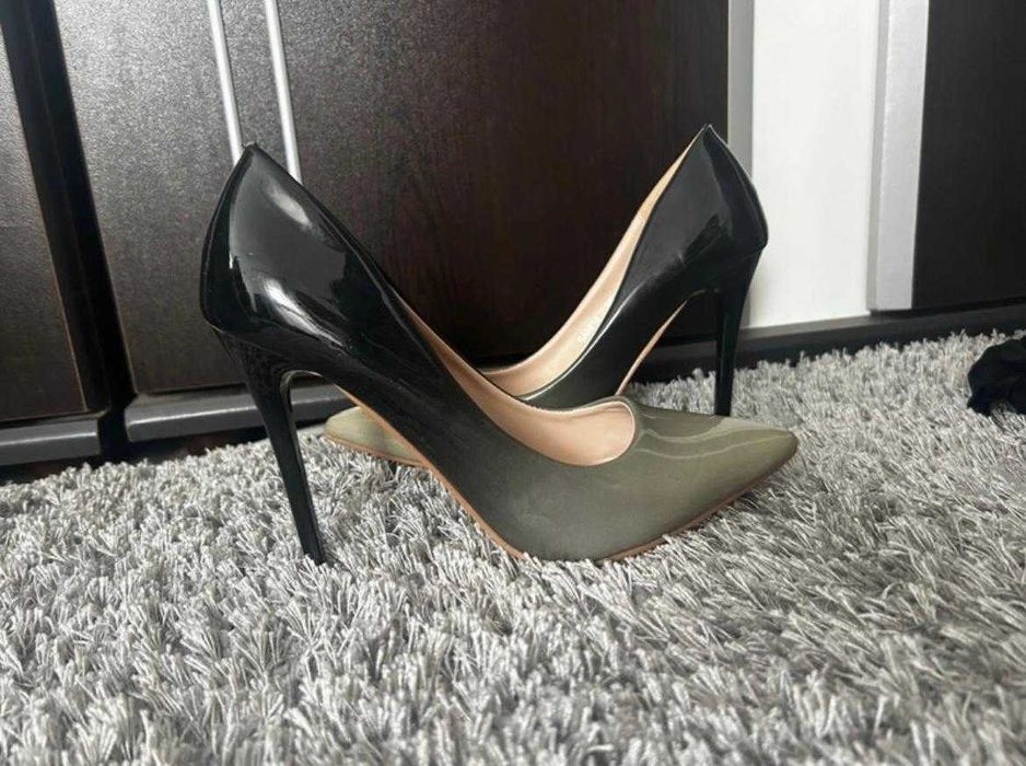 Pantofi gri marimea 37