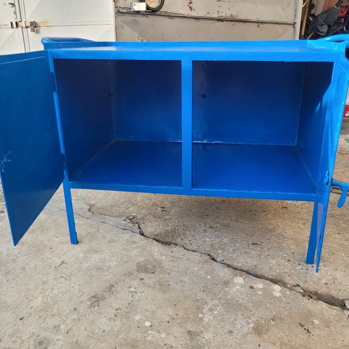 Шкаф за работилница.