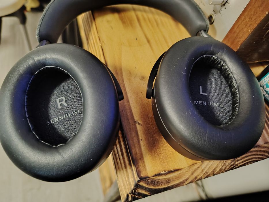 Căști Sennheiser Momentum 4 defecte