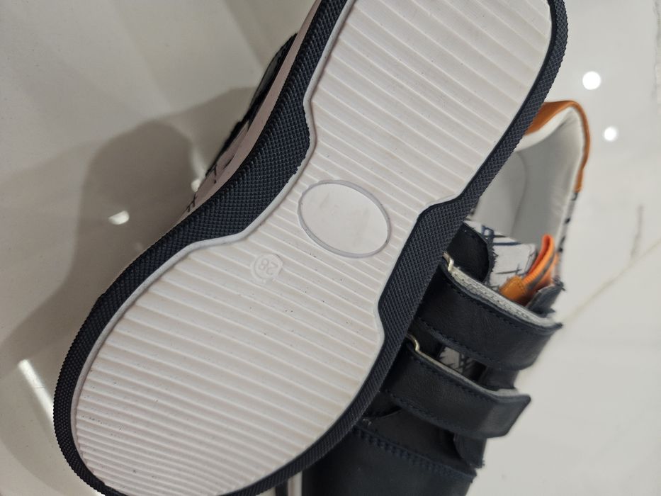 Продам ботинки детские на мальчика