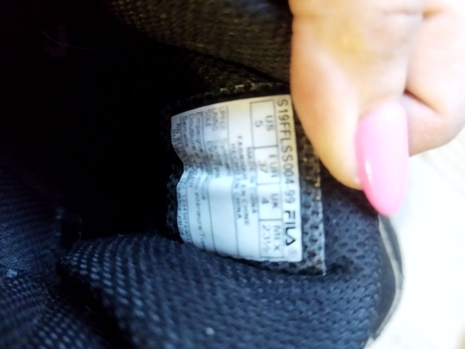 Продам кроссовки на мальчика