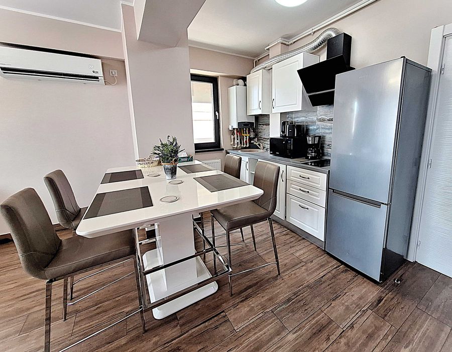 Inchiriez apartament in Mamaia zona Butoaie