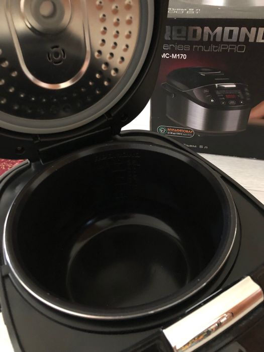 Мультиварка Redmond RMC-M170