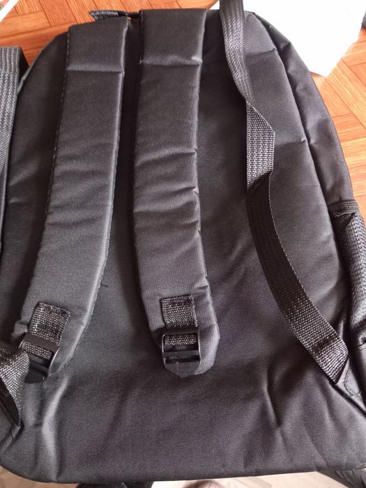 Черна раница унисекс