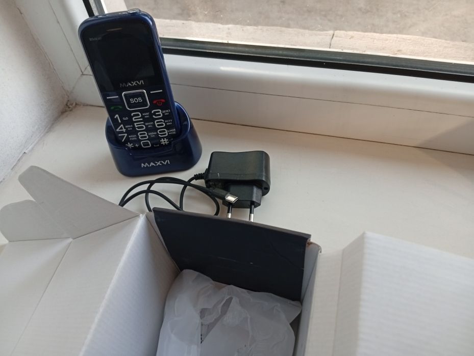 Продам телефон Макси