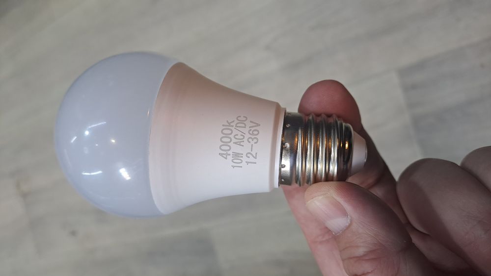 Лед лампочка. Led lamp  12 вольт-36 вольт 10вт  4000к
