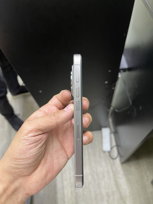 Iphone 15 pro продам