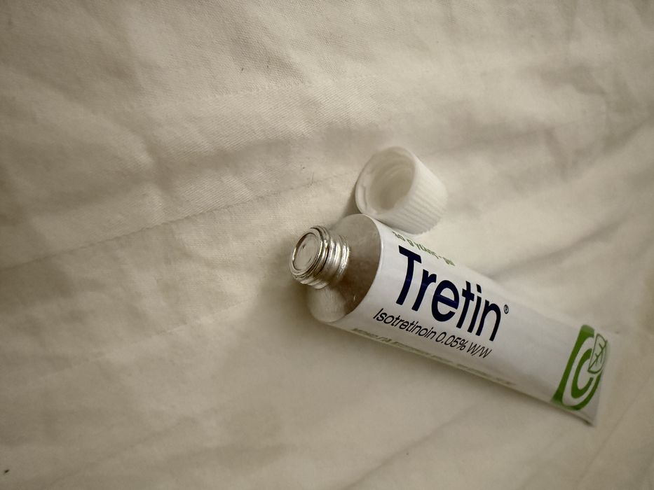 Gel de fata tretin