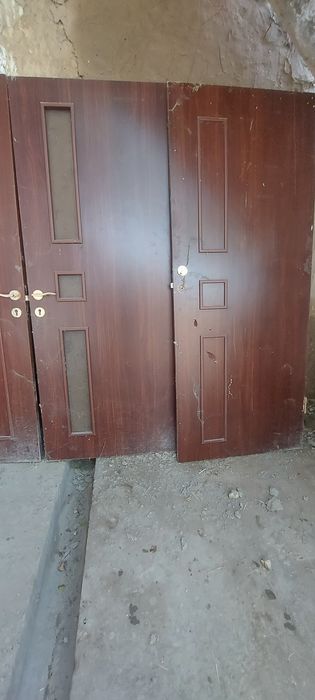 Eshiklar sotiladi 4 ta