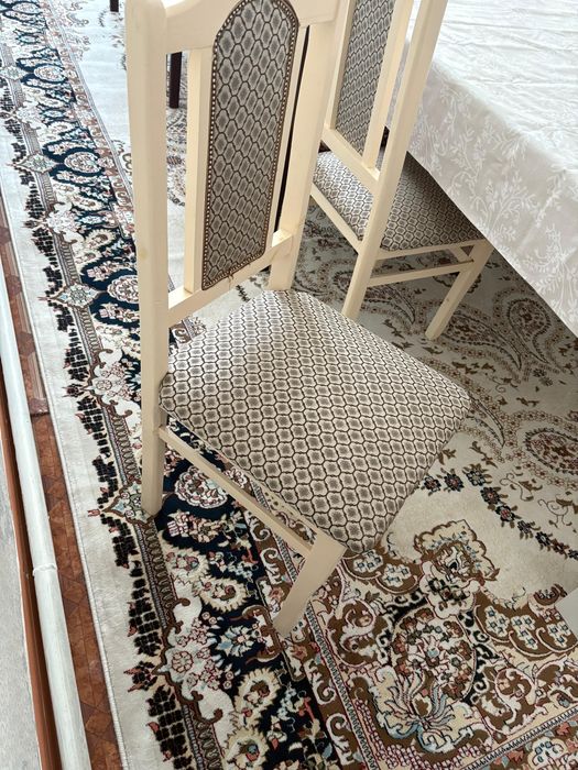 Продам стулья, ковер и кровать