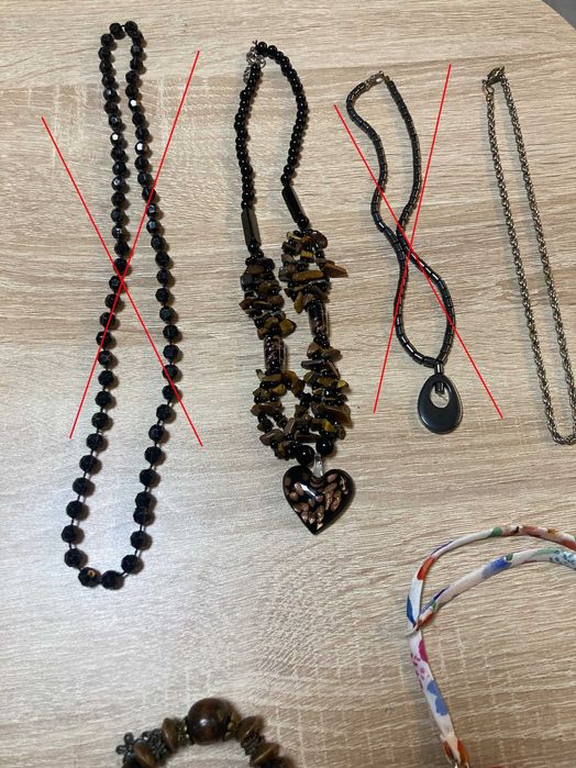 Бижута гривни, обици и др.