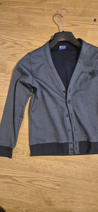 Pulover cu nasturi marime 140