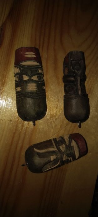 Продаются брелки маски деревянные