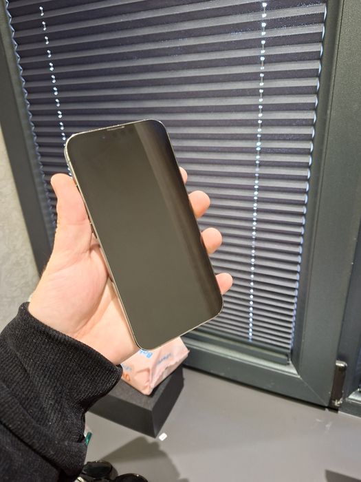 Iphone 13 pro radnoy bir qol