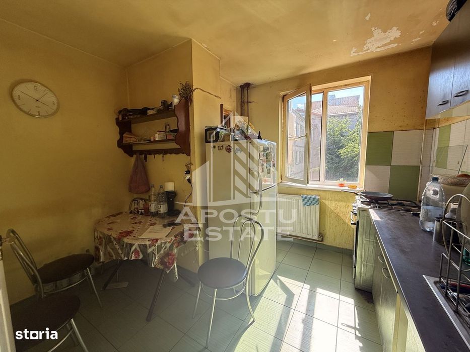 Apartament cu 2 camere de vanzare, zona Circumvalațiunii Timisoara