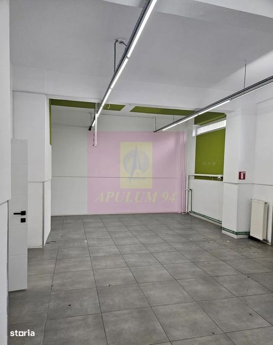 Spatiu comercial Calea Serban Voda, 261 mp, vitrina 20ml, stradal