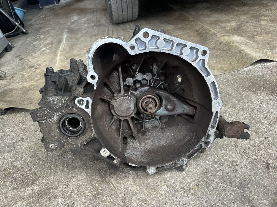 Ръчна кутия за Киа Рио бензин до 2011г.!