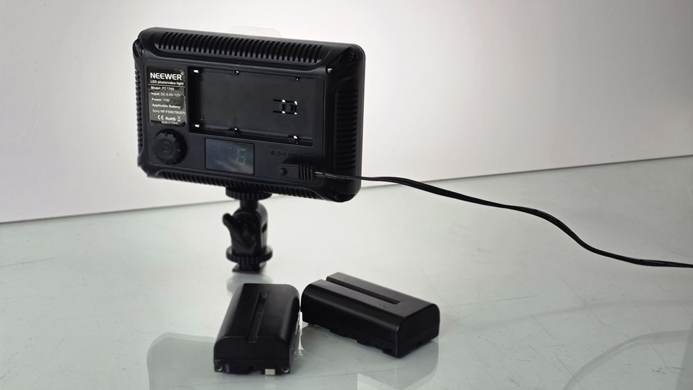Panou lumină video LED Neewer PT-176S