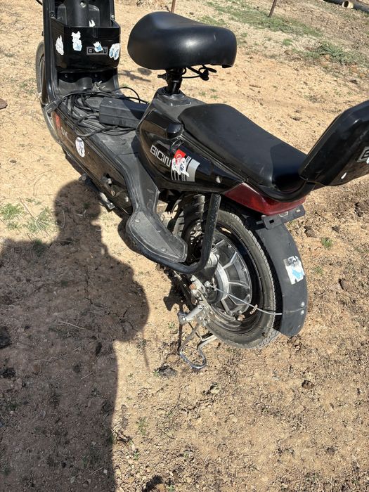 Скутер электроный