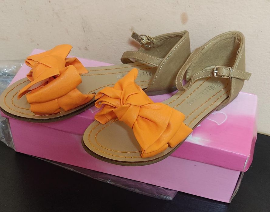 Продается детская обувь