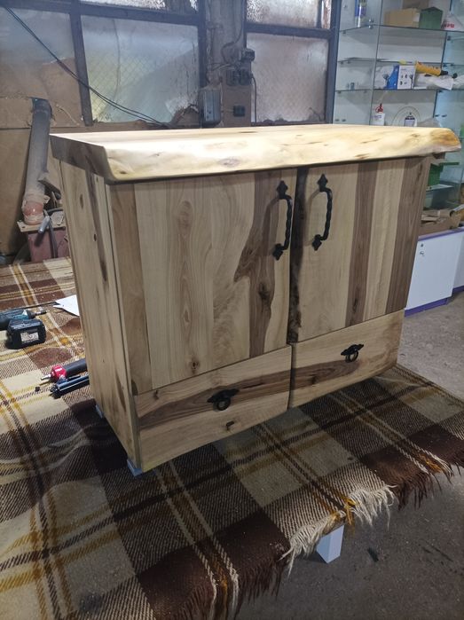 Шкаф за баня от орех