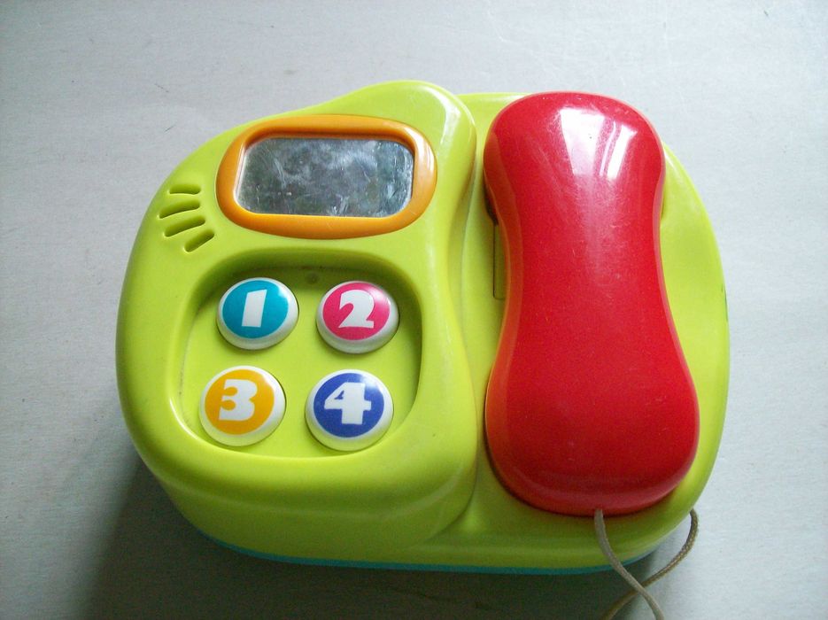 Свиреща детска играчка