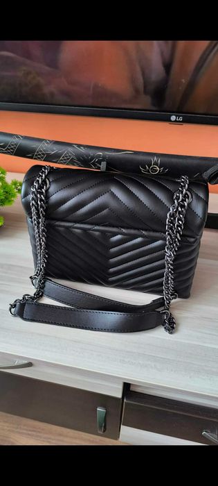 Дамска чанта GUESS