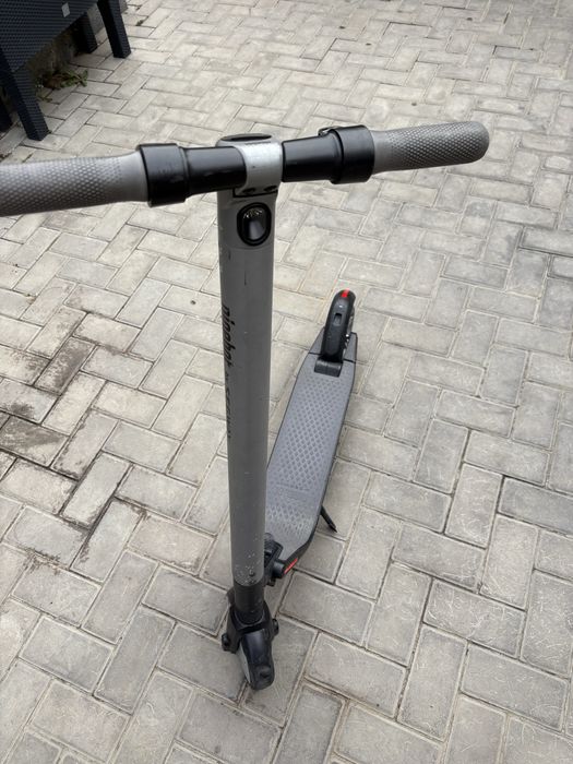 Срочно продаю Електро самокат ninebot