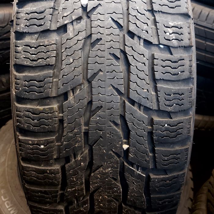 215/60/17С Nokian 4бр.гуми