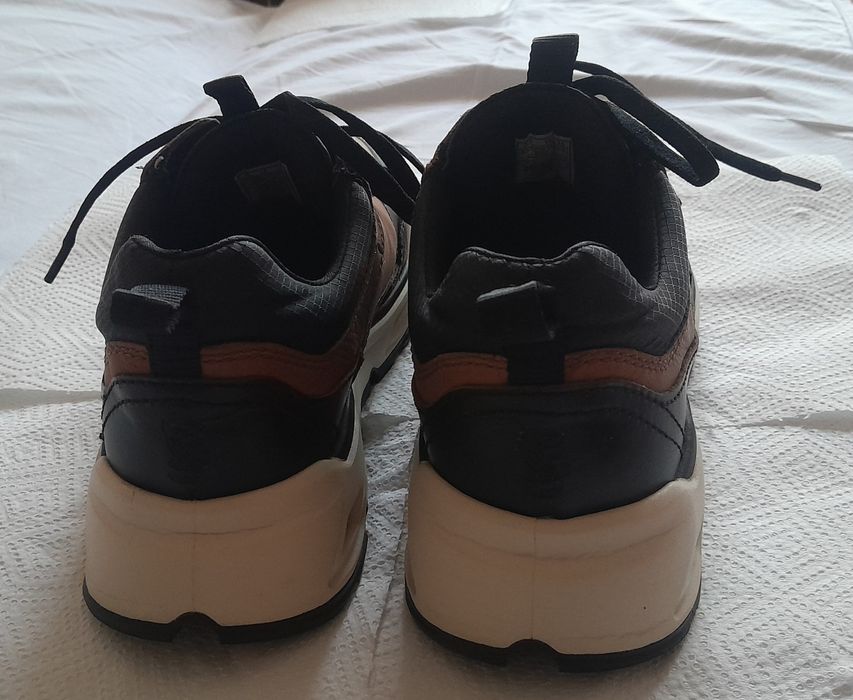 Adidasi Salamander de piele ca noi