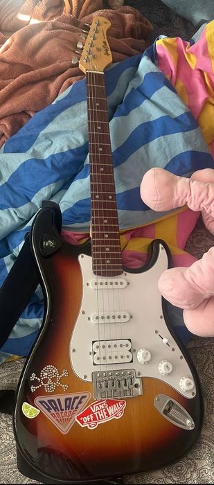 Chitară electrică Harley Benton + Amplificator HB-10G