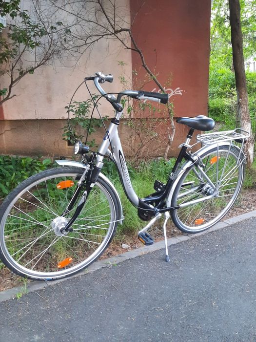 Vând bicicleta de dama marca PEUGEOT mărime roti  de 28.