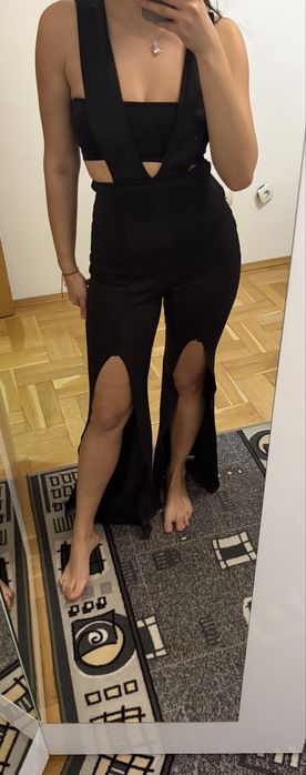 Черен гащеризон от две части