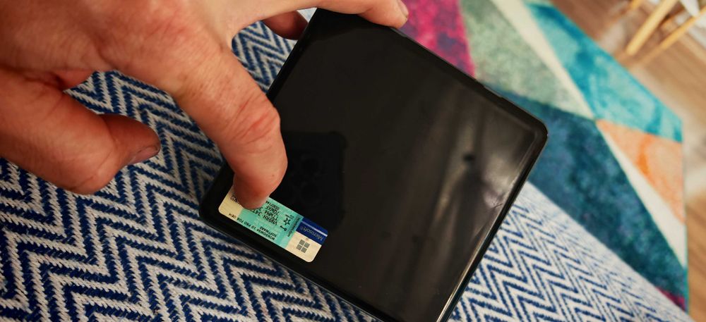 Intel nu i5 Gen 8 NUC8i5BEH defect, fără RAM și alimentator, pentru piese