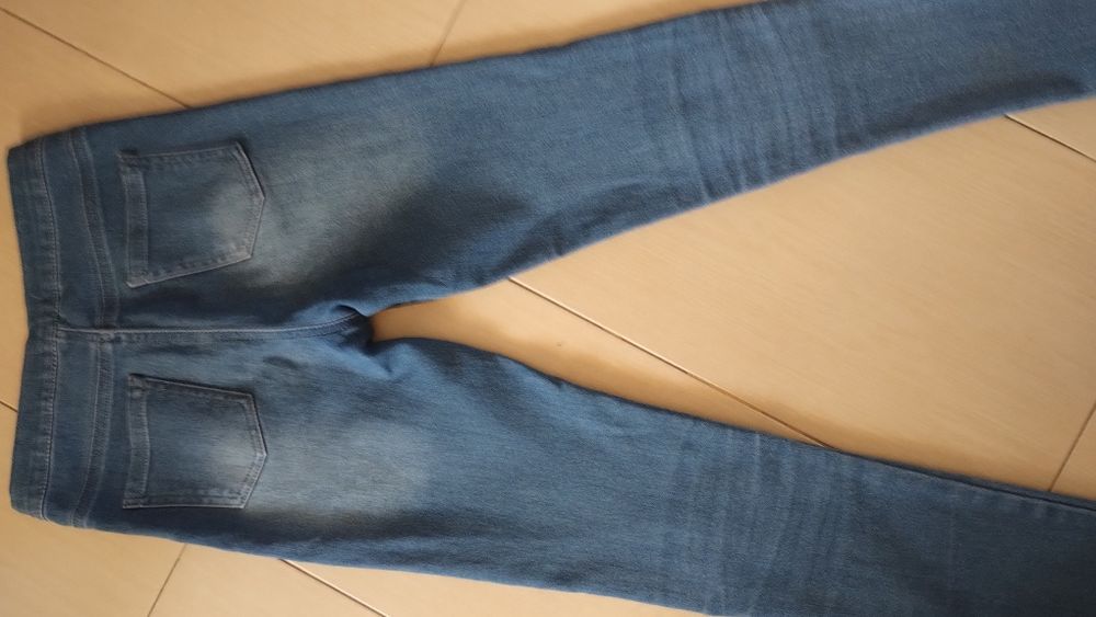 Лот от дънки, анцуг и клин(Zara, Sinsay) всичко за 18 лв