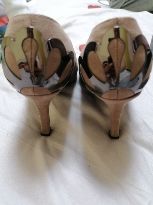 Дамски бежови обувки