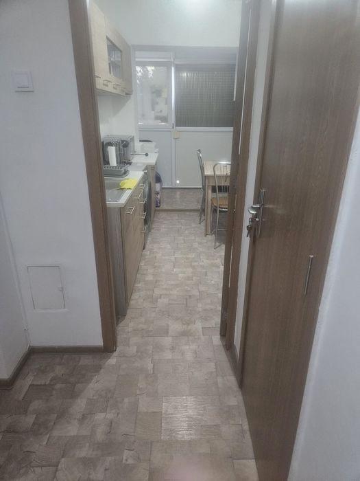 Inchiriez apartament