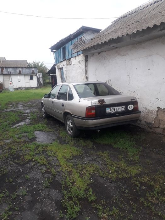 Продам Опель Вектра А 1990г