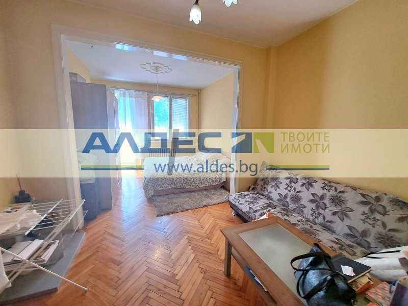 Продава се Двустаен апартамент в София, Център - 65 кв.м за 3677 €/кв.м - Снимка #4