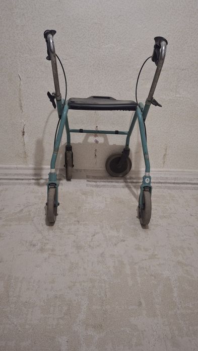 Ходунок для взрослых ролатор