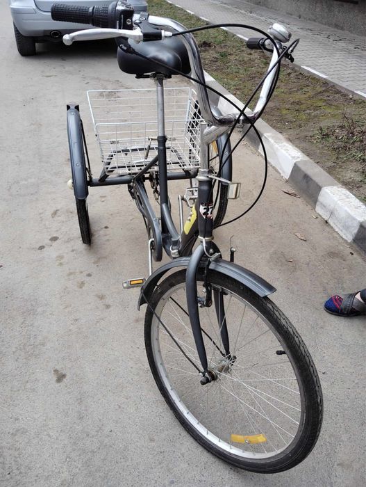 Триколка в отлично състояние