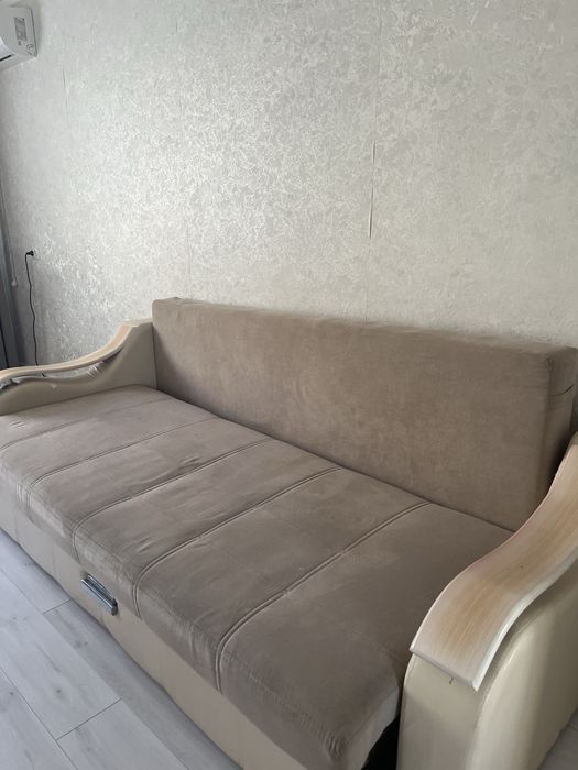 Продаеться 2 растягивающихся дивана!