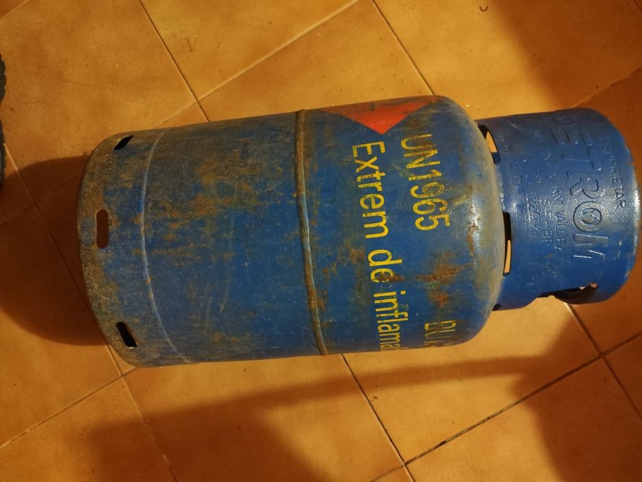 Vând butelie mare de aragaz