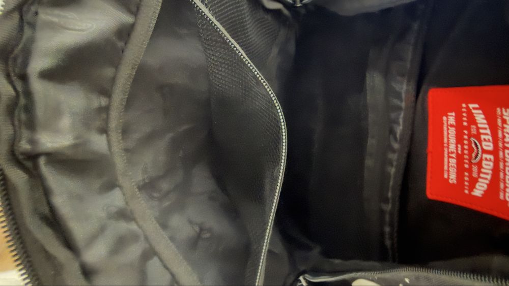 ghiozdan sprayground limited edition 2025 in stare foarte buna