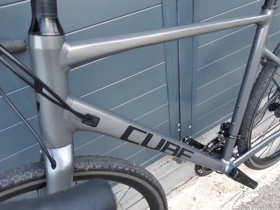 Bicicleta Gravel Cube
