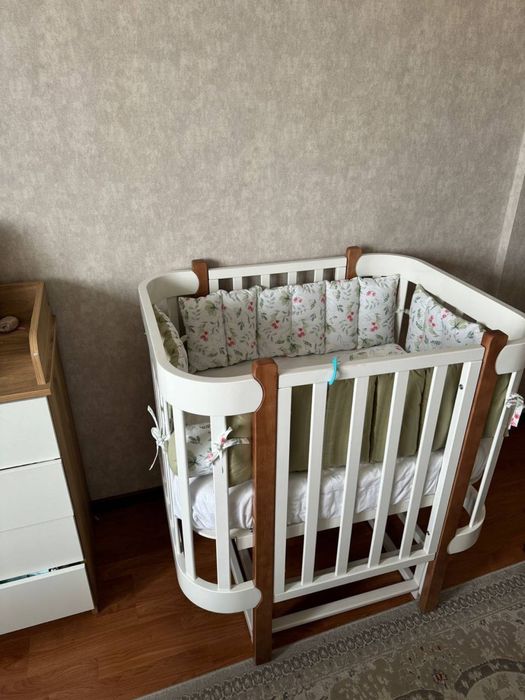 Детская кроватка