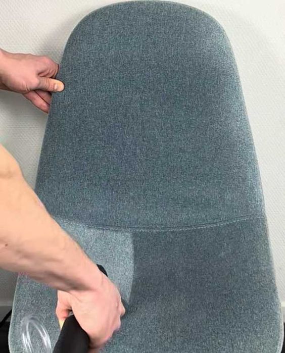 Închiriez aspirator profesional Karcher cu injecție-extracție 100lei/24h